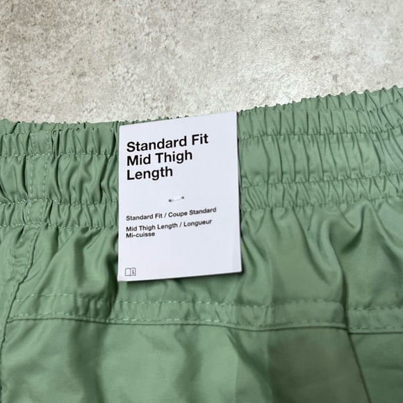 Nike Sportswear Woven Flow Shorts Men's Green new with tags DR5678-006 - Picture 2 of 4